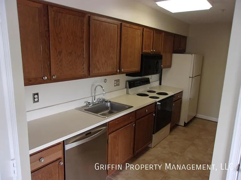 6600 Saint Ignatius Dr #301 — Photo 9