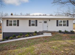 1008 Asberry Dr, Byrdstown, TN 38549