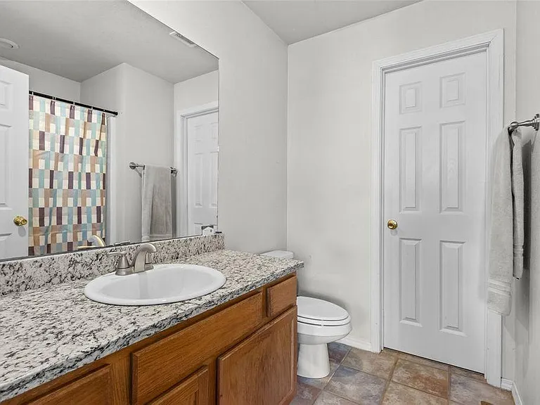 907 W Peachtree Dr — Photo 13