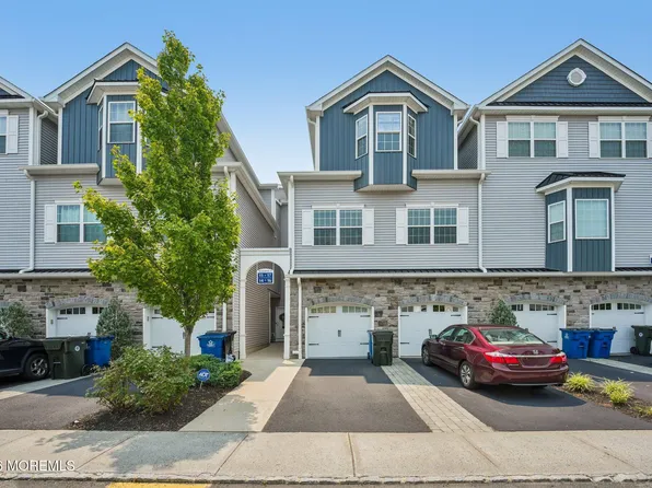 16 Emily Ct, Hazlet, NJ 07730
