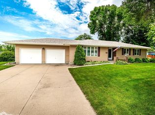 2002 S 3rd Ave, Marshalltown, IA 50158