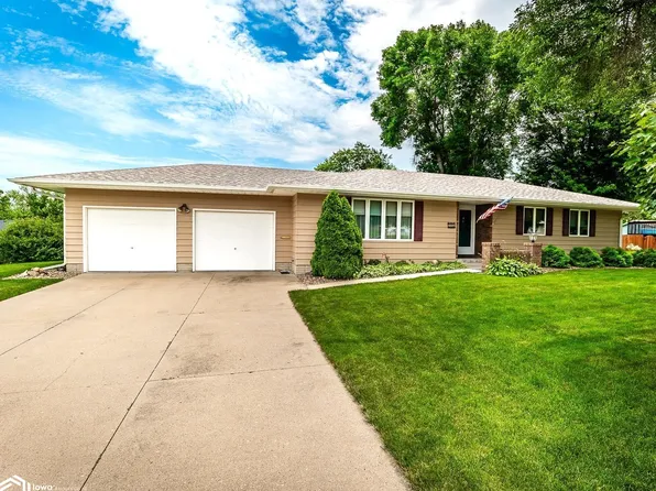 2002 S 3rd Ave, Marshalltown, IA 50158