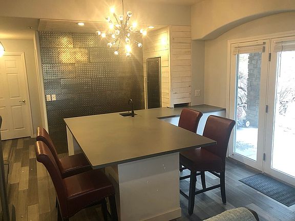 Downstairs wet bar with walk
