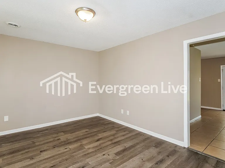 6356 Leamont Dr — Photo 3