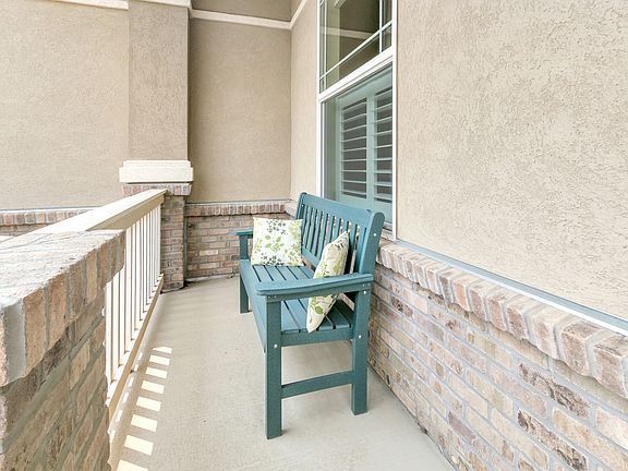 4th image of 15950 Vermillion Way