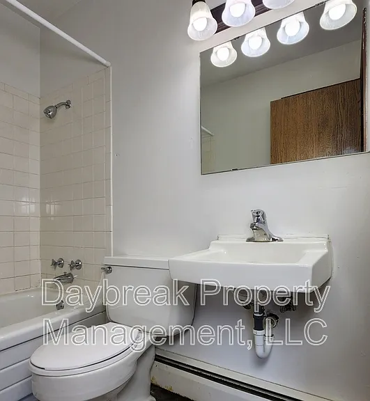 915 7th Ave N #17 — Photo 11