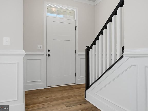 2nd image of 3583 Edgemont St