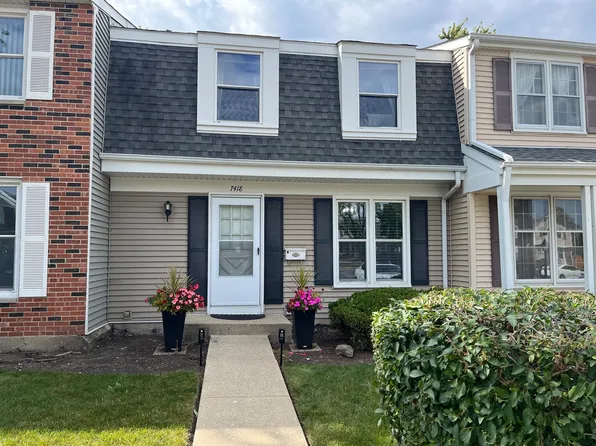 7418 Nantucket Cv, Hanover Park, IL 60133
