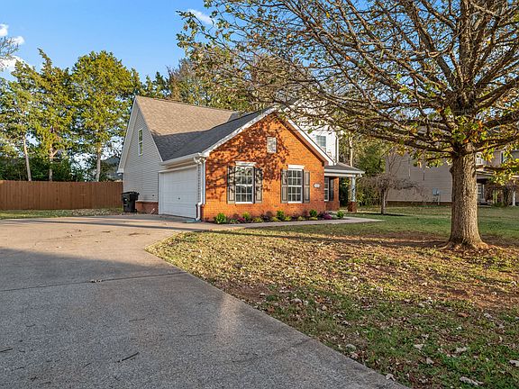 2nd image of 1509 Teresa Ln