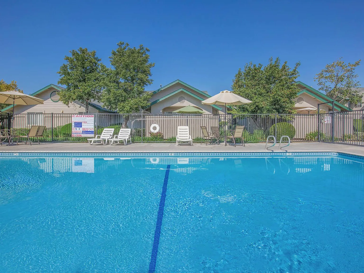 Sierra Hills Apts — Photo 3