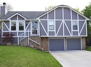 1011 NE Cedar St, Lees Summit, MO 64086