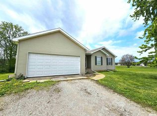 23394 Wagon Wheel Cir, Athens, IL