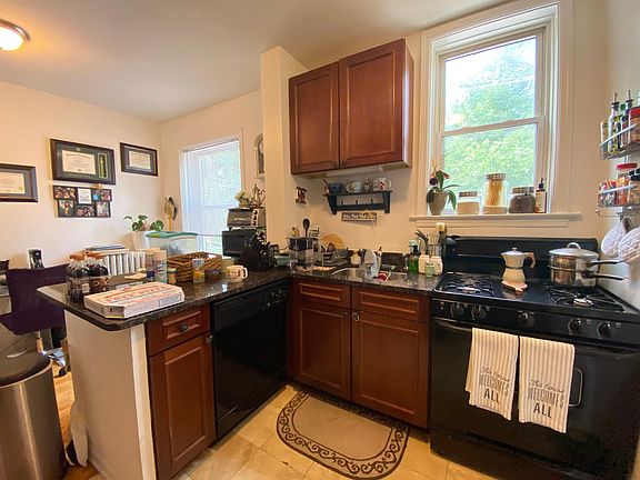 3rd image of 6912-14 N Wolcott Ave #2W