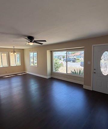 3rd image of 344 Oakdale Dr