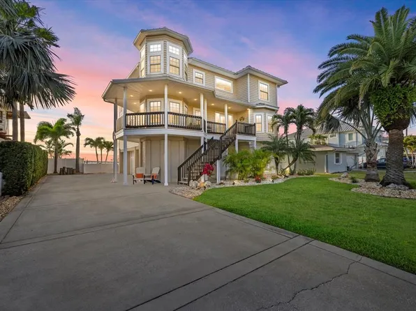 2438 Baywood Dr W, Dunedin, FL 34698