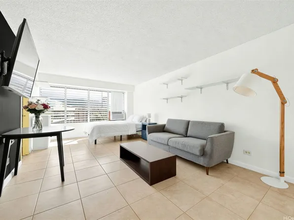 2525 Date St APT 1804, Honolulu, HI 96826