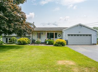 2080 Paddy Ln, Ontario, NY 14519