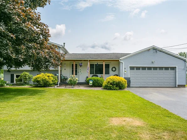 2080 Paddy Ln, Ontario, NY 14519