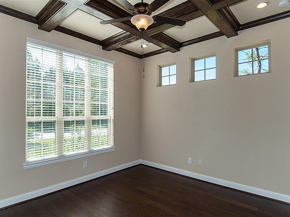 4th image of 143 Hunter Hollow Dr