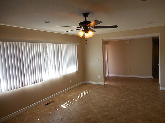 Entry Way / Living Room