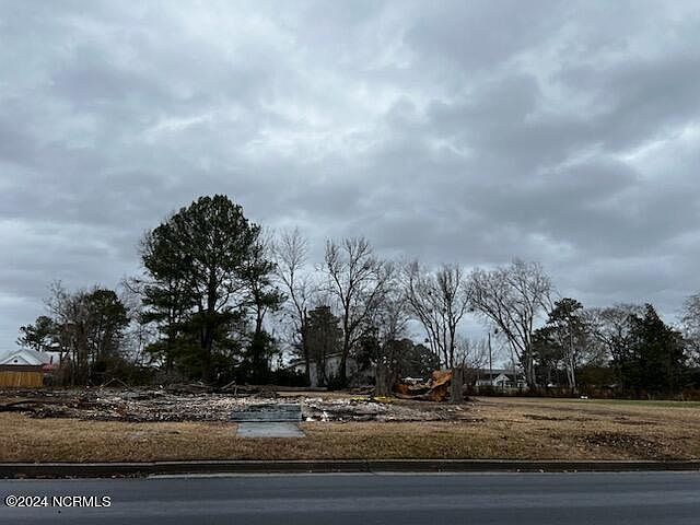 2nd image of 165 Main Street