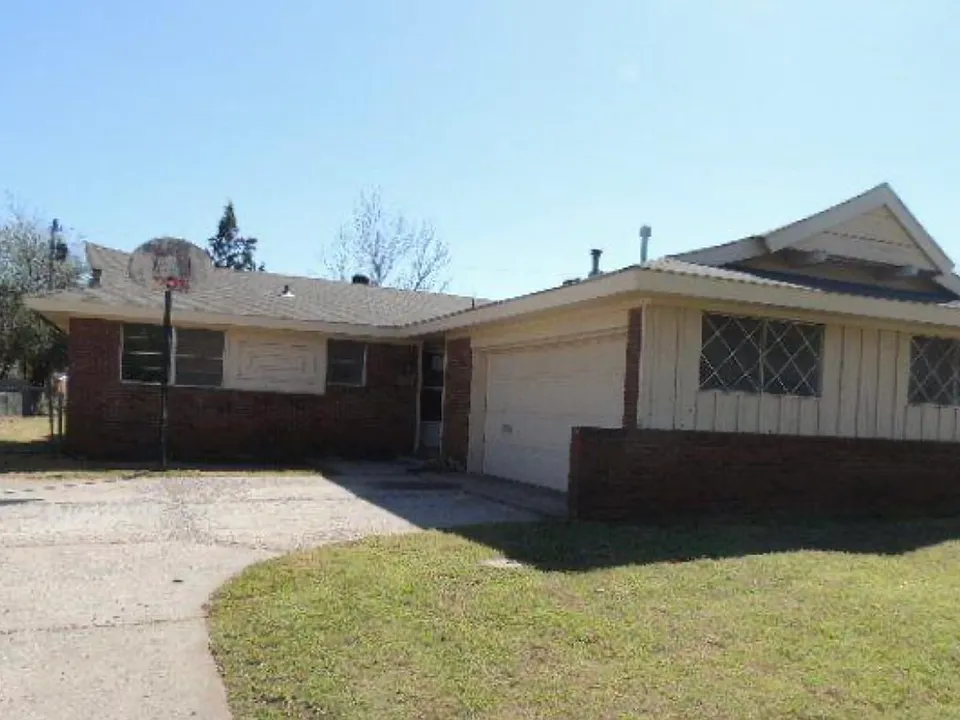 3112 Del Rancho Dr
