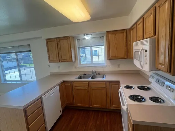 7035 Gold Kings Ave #D, Anchorage, AK 99504