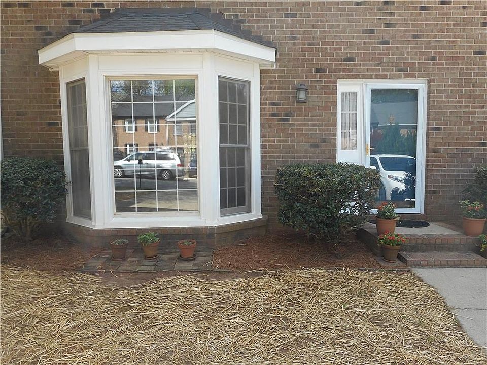 1st image of 1750 Twin Brooks Dr SE