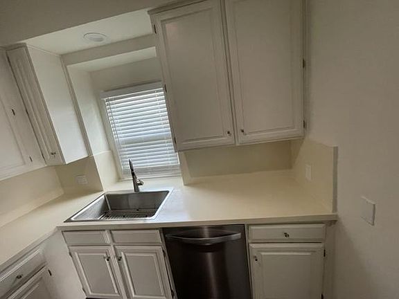 3rd image of 4142 Herschel Ave APT 101