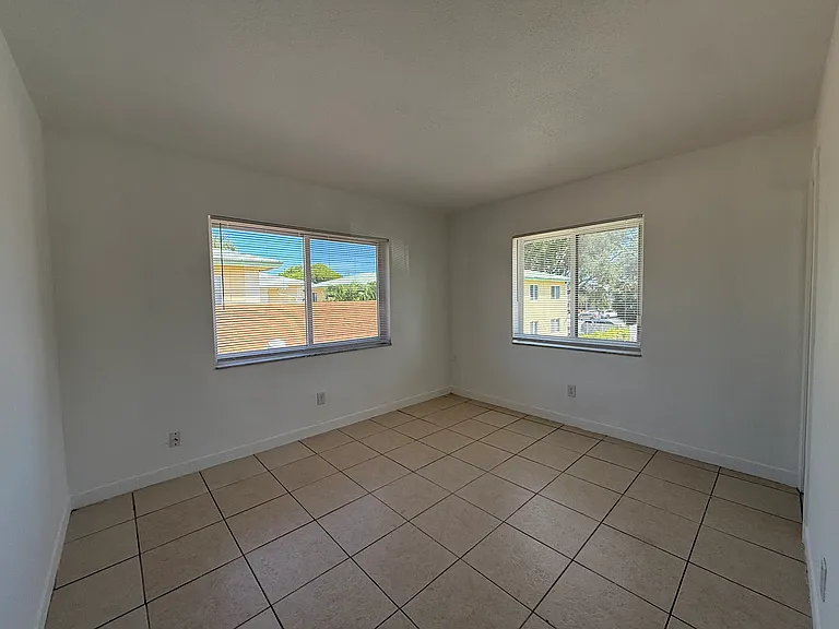 901 Pine Dr #10 — Photo 8