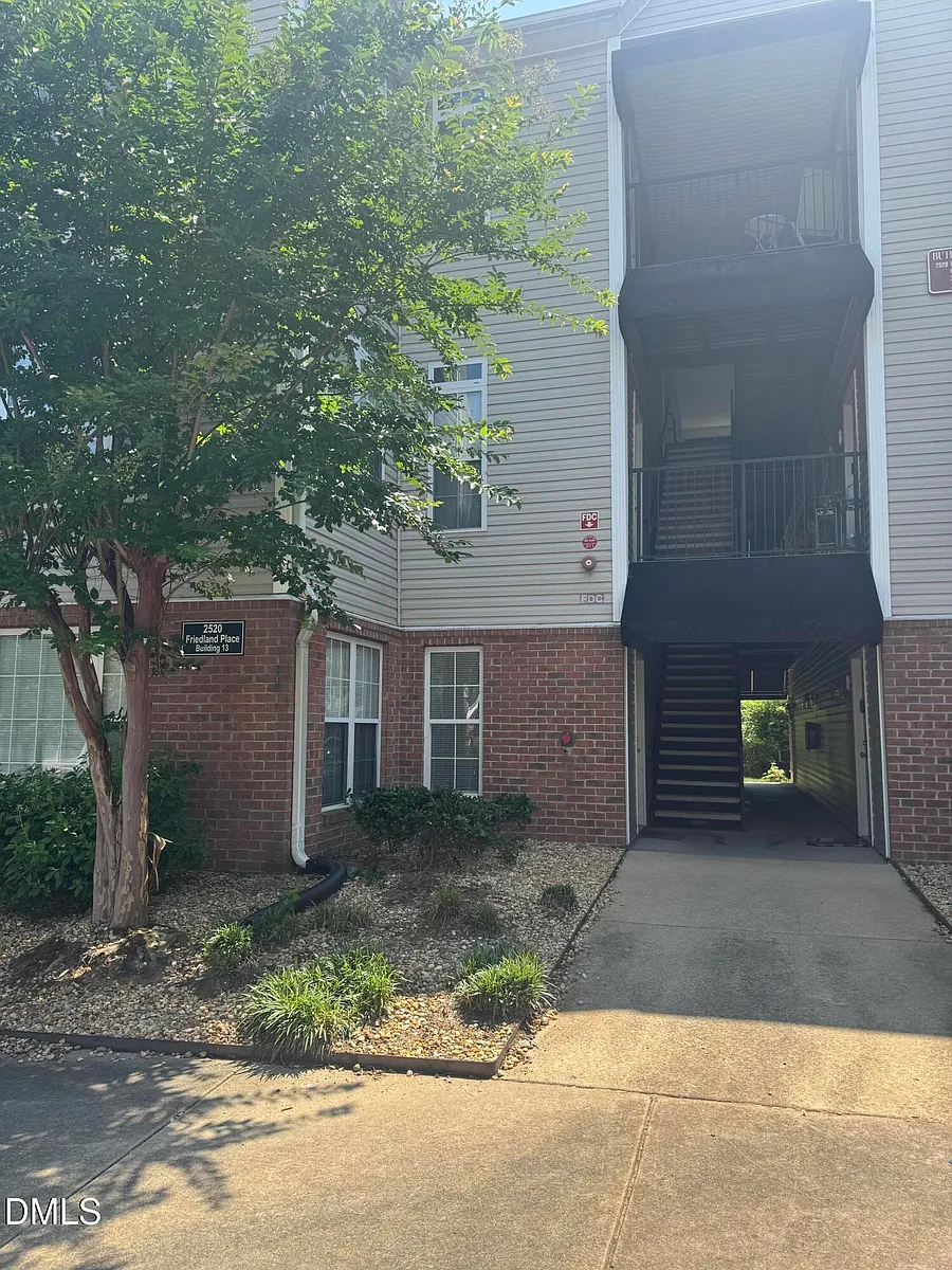 Building Photo - 2520 Friedland Pl #201