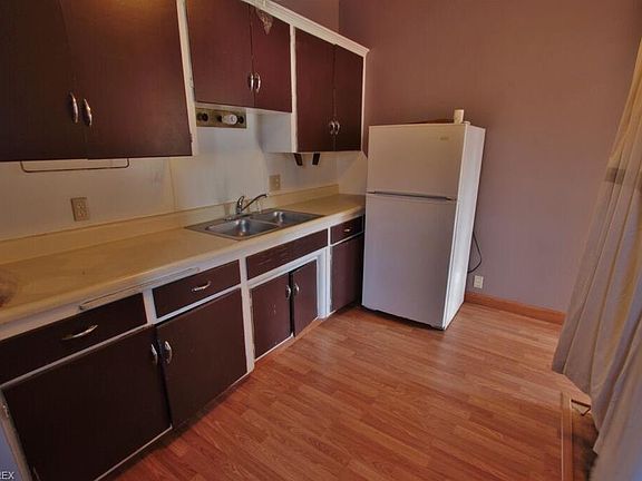 3rd image of 1406 Linden Ave #1