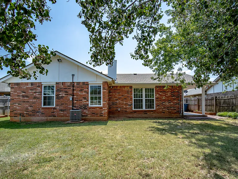 2605 Pennington Ave — Photo 21