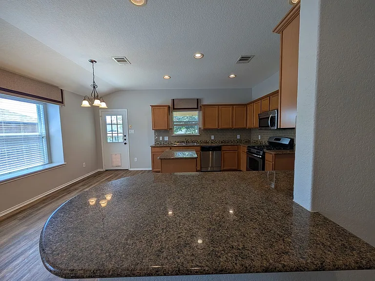 2937 Post Oak Cir — Photo 18