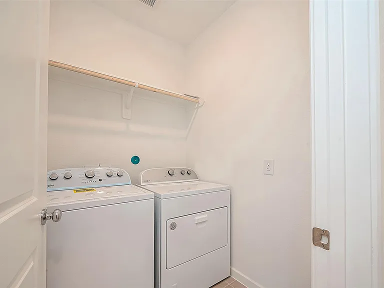 8710 Limmen Terrace Trl — Photo 33