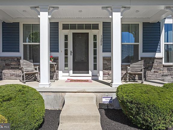4th image of 1208 Peach Tree Ct