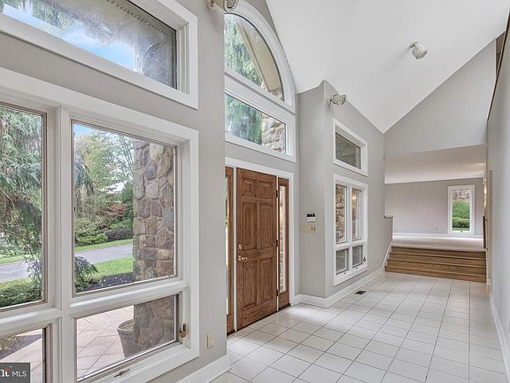 2nd image of 112 Bellant Cir
