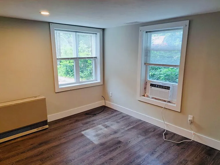 2046 Hartford Ave #5 — Photo 22