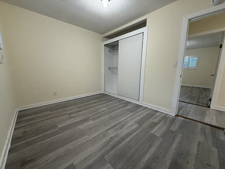 2735 Leafdale Ave — Photo 8
