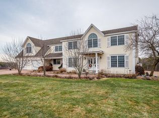 8 Tara Ln, South Berwick, ME 03908