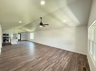 175 Sky View Meadow Dr, Crossville, TN 38555