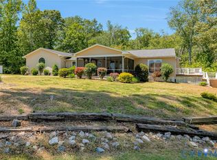 102 Riverside Dr, Center Cross, VA 22437