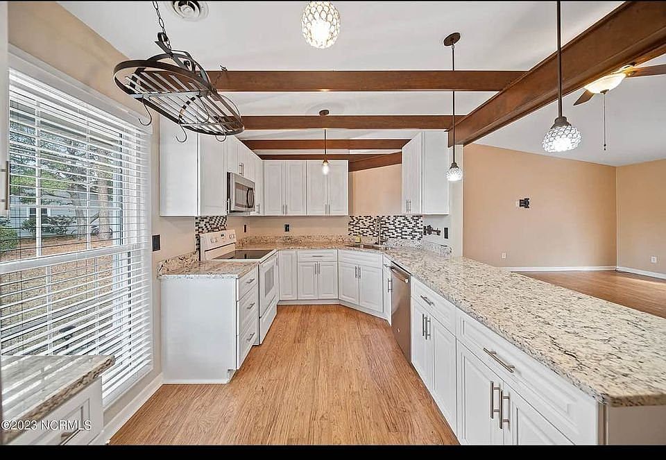 1st image of 3523 Lakewood Pl