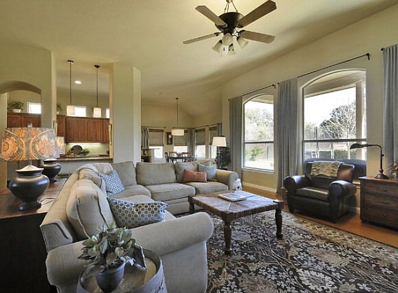 4th image of 518 Acorn Dr