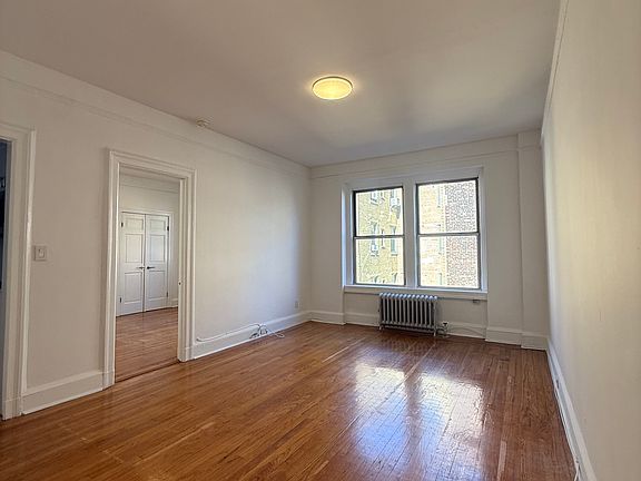 2nd image of 136 Hicks St APT 5-C