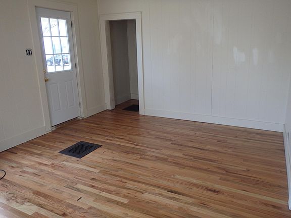 4th image of 24 Vanderheyden St #Rt