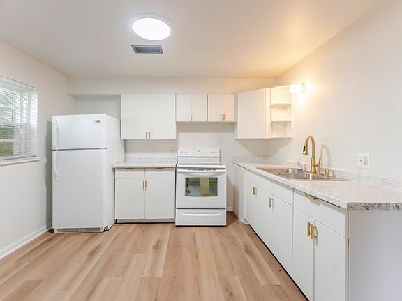 3rd image of 6001 Evans St