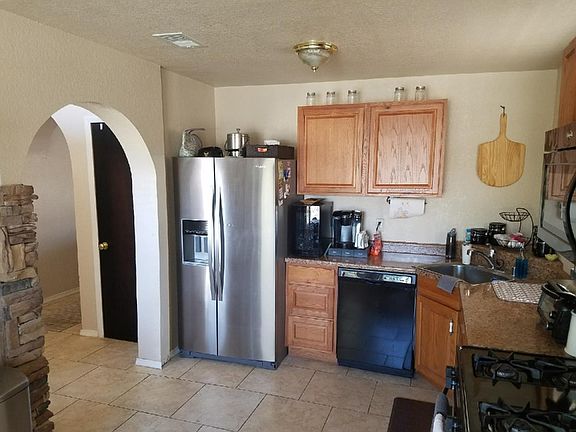 4th image of 742 Hempstead Dr