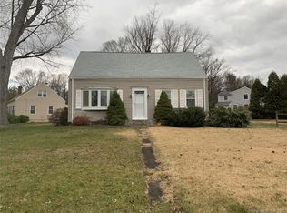 127 Vineyard Rd, Hamden, CT 06517