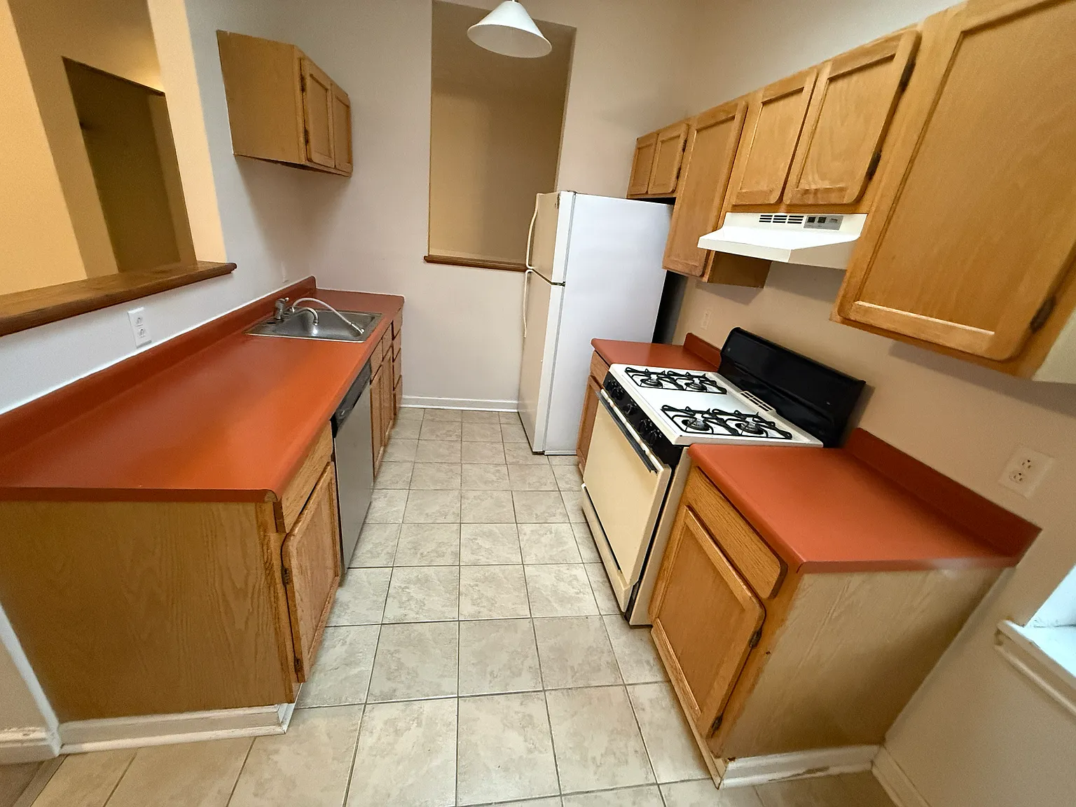 1 bed, 1000 sqft, $1,095 — Photo 2
